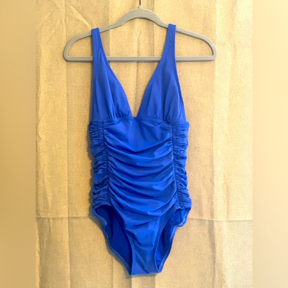 DKNY Women’s Gathered Royal Blue One Piece Swimsuit Size M. SKU 004